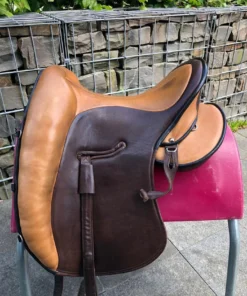 Signum Lotus 18.5″ Schoko/Natur Barocksattel