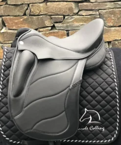 Sommer Tosca 17.5″ Schwarz Galaxy Glitzer Dressursattel [NEU]